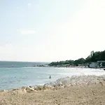 Sunny 2-bedroom With Sea View Appartamento Varna