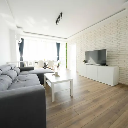 Daire Sunny 2-bedroom With Sea View