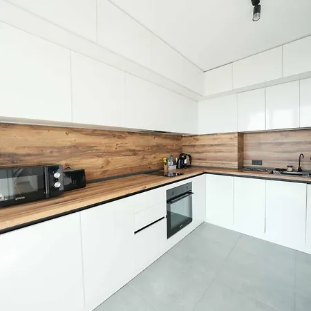 Sunny 2-bedroom With Sea View Varna