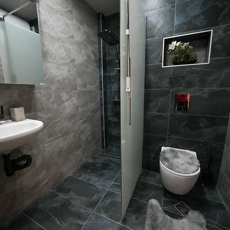 Sunny 2-bedroom With Sea View