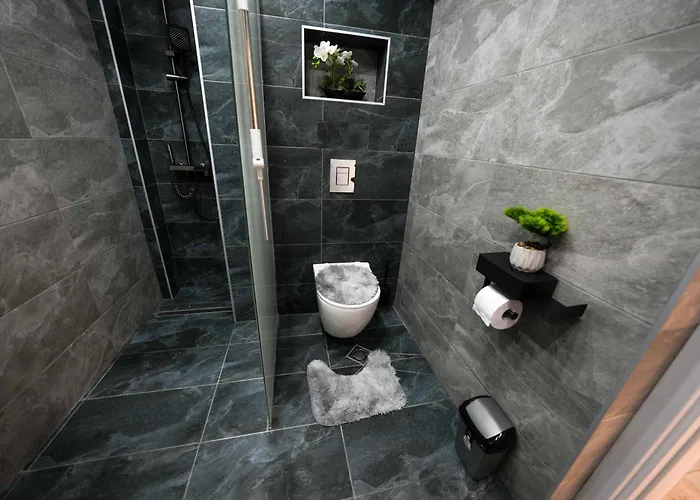 Sunny 2-bedroom With Sea View Apartamento Varna