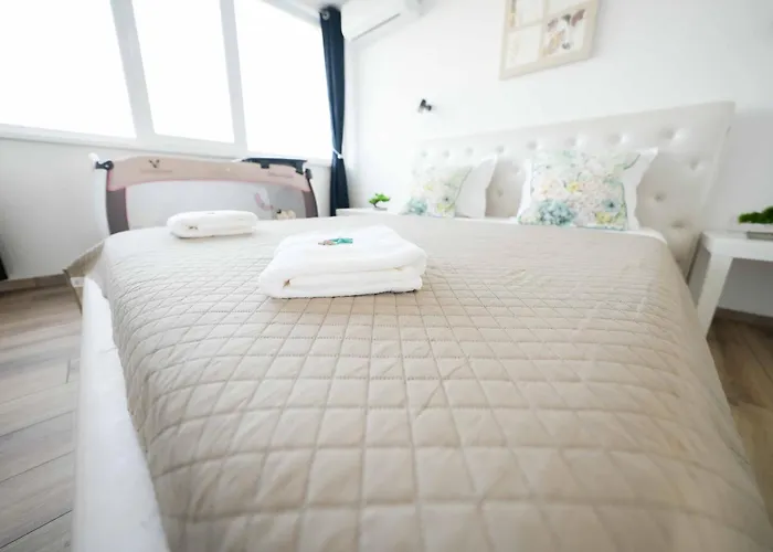 Sunny 2-bedroom With Sea View Varna