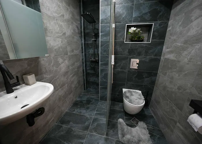 Sunny 2-bedroom With Sea View