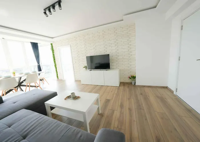 Sunny 2-bedroom With Sea View Daire Varna