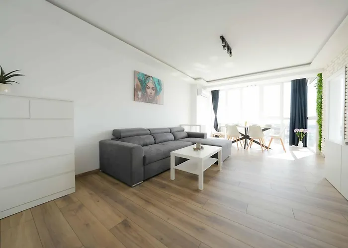 Sunny 2-bedroom With Sea View Daire