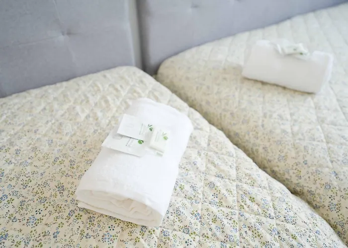 Daire Sunny 2-bedroom With Sea View