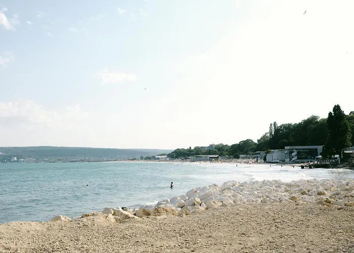 Sunny 2-bedroom With Sea View Daire Varna