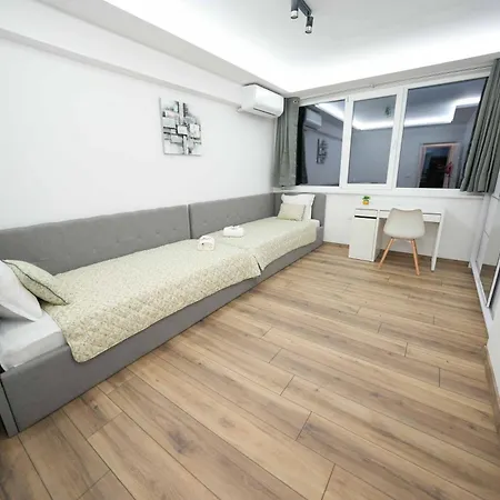 Sunny 2-bedroom With Sea View