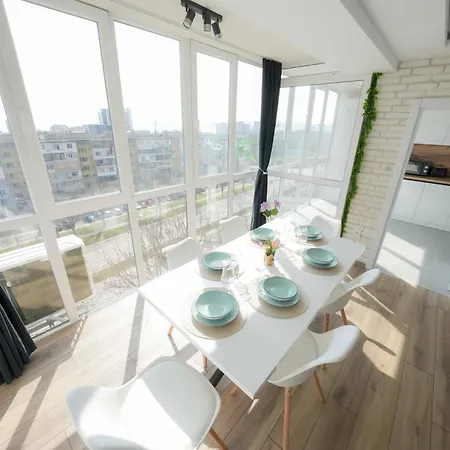 Apartment Sunny 2-bedroom With Sea View