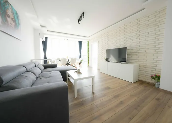 Lägenhet Sunny 2-bedroom With Sea View