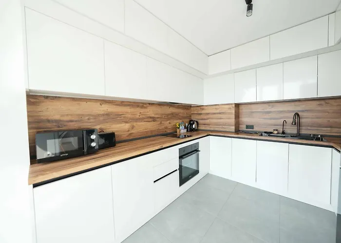 Sunny 2-bedroom With Sea View Varna