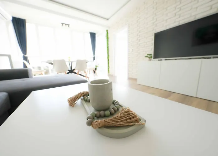 Sunny 2-bedroom With Sea View * Varna