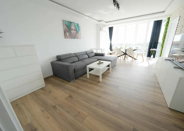 Sunny 2-bedroom With Sea View